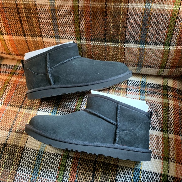 UGG Ultra Mini Classic Boot - Black - Picture 5 of 13